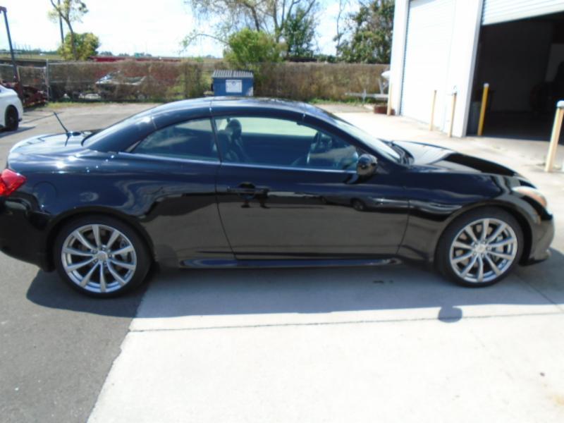 Infiniti G Convertible G37 Sport 6MT 2010