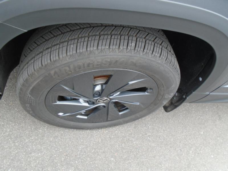 Volkswagen Taos S 2025