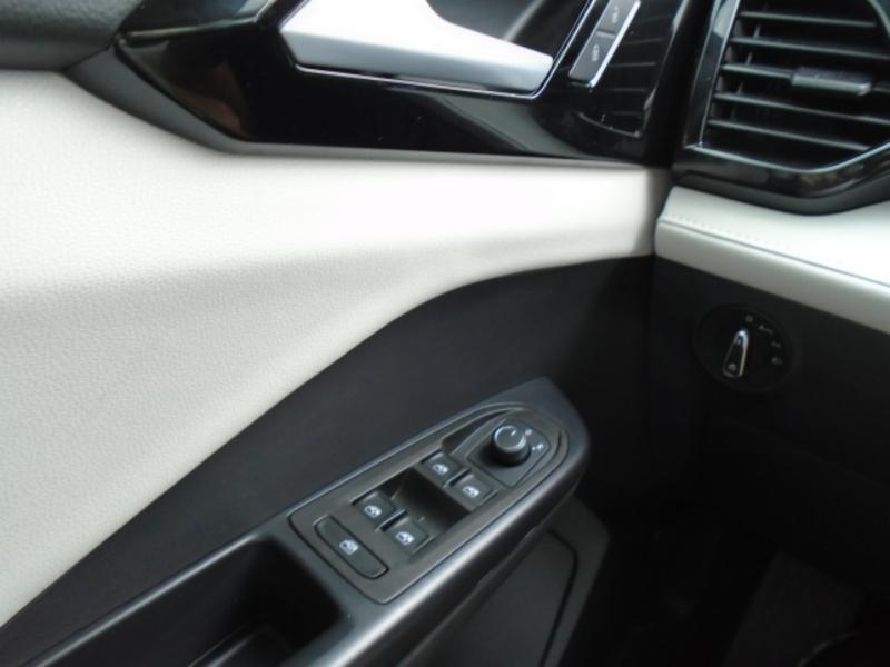 Volkswagen Taos S 2025