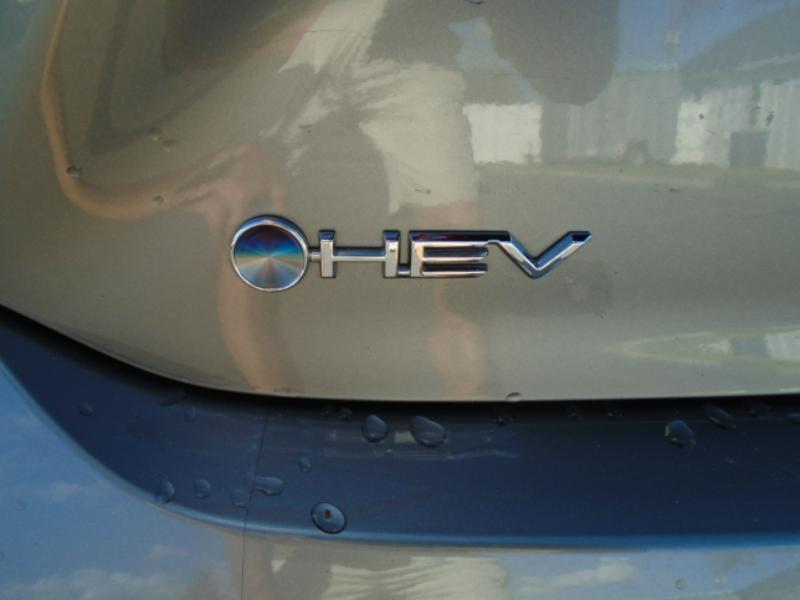 Toyota Camry Hybrid XLE 2025