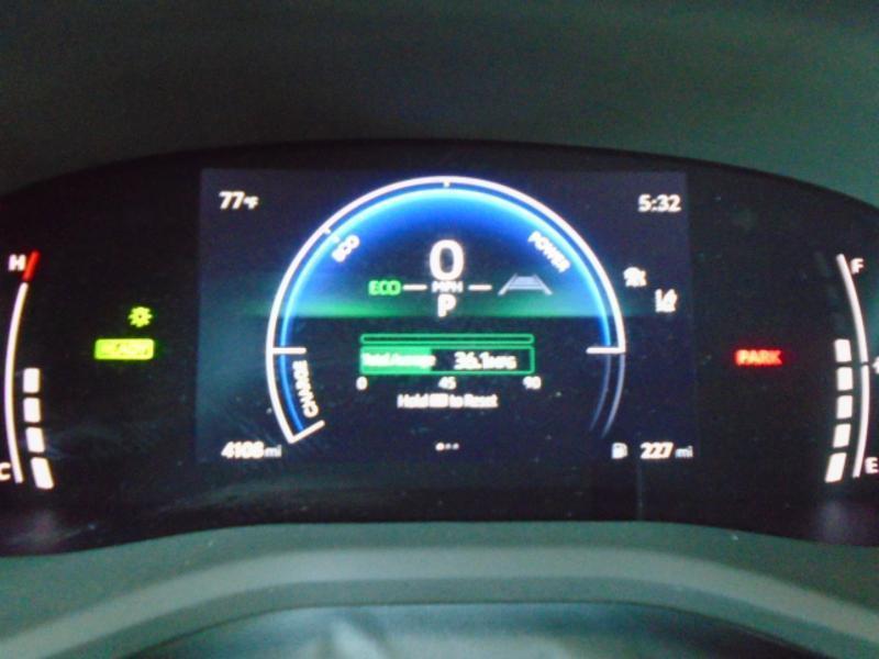 Toyota Camry Hybrid XLE 2025