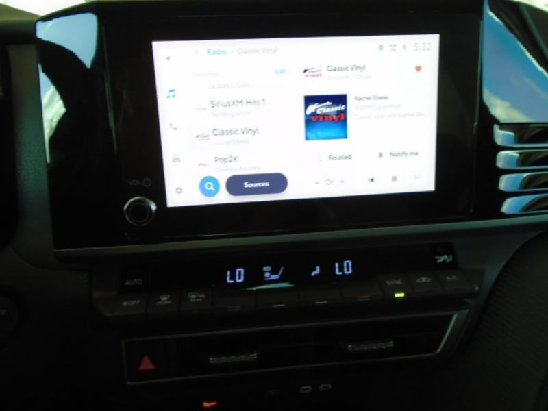 Toyota Camry Hybrid XLE 2025