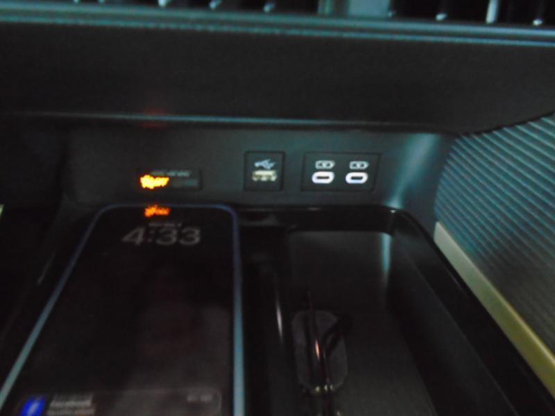 Toyota Camry Hybrid XLE 2025