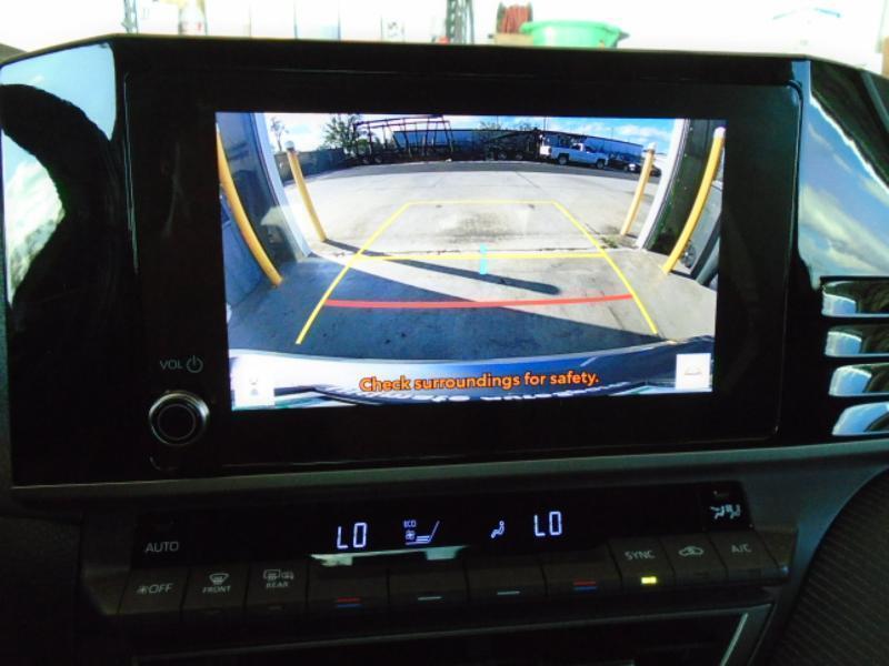 Toyota Camry Hybrid XLE 2025