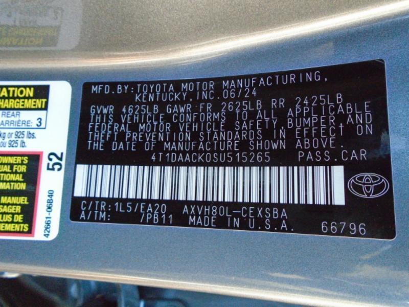 Toyota Camry Hybrid XLE 2025