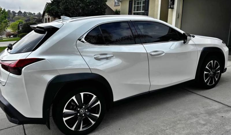 Lexus UX 200 Base 2021