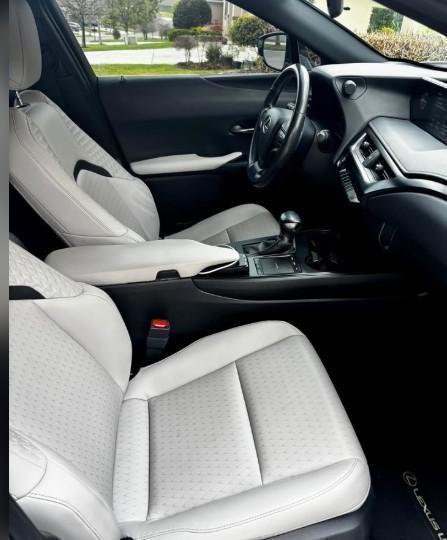 Lexus UX 200 Base 2021