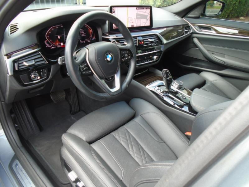 BMW 5-Series 540i 2023