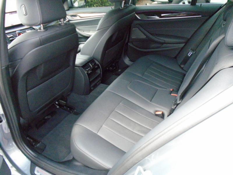 BMW 5-Series 540i 2023