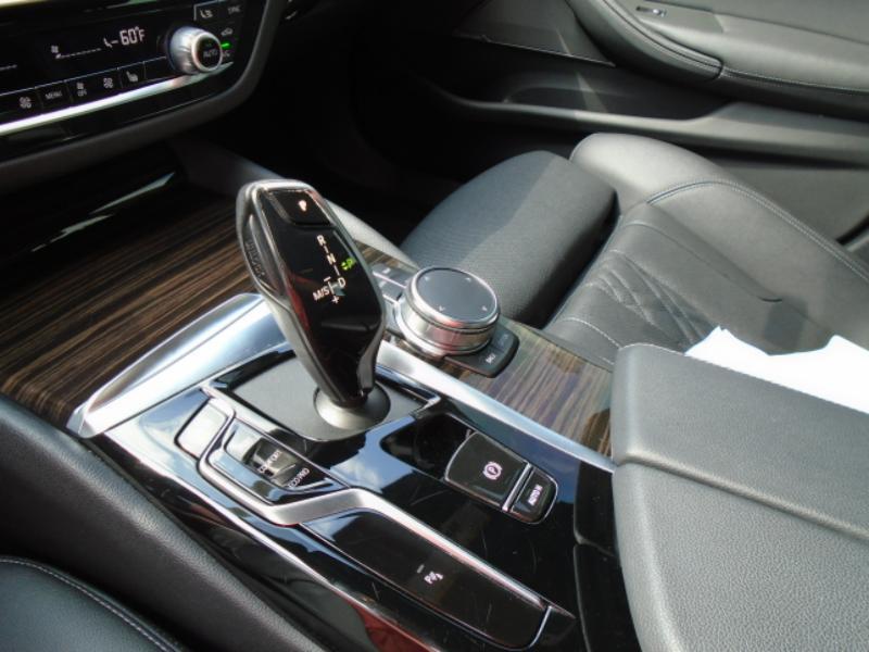 BMW 5-Series 540i 2023