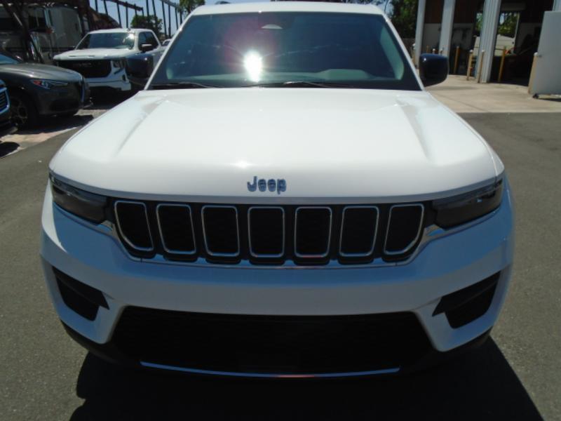 Jeep Grand Cherokee Laredo 4WD 2023