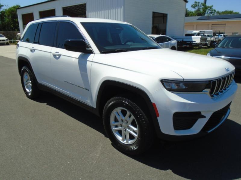 Jeep Grand Cherokee Laredo 4WD 2023