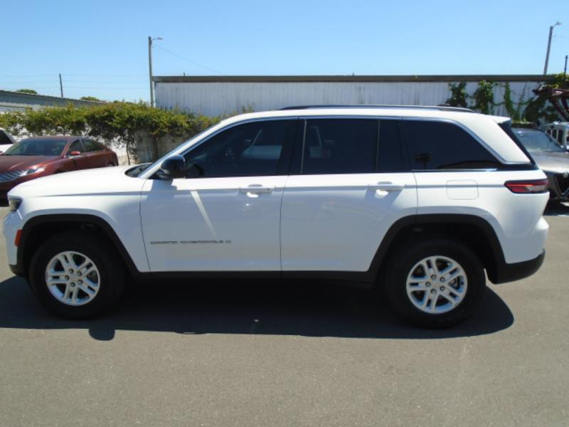 Jeep Grand Cherokee Laredo 4WD 2023
