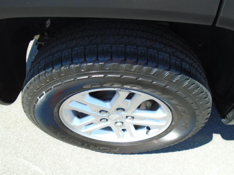 Jeep Grand Cherokee Laredo 4WD 2023