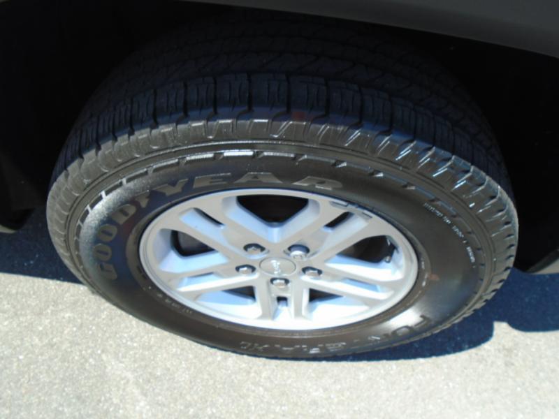 Jeep Grand Cherokee Laredo 4WD 2023