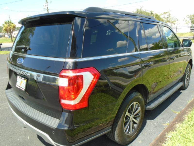 Ford Expedition XLT 2021