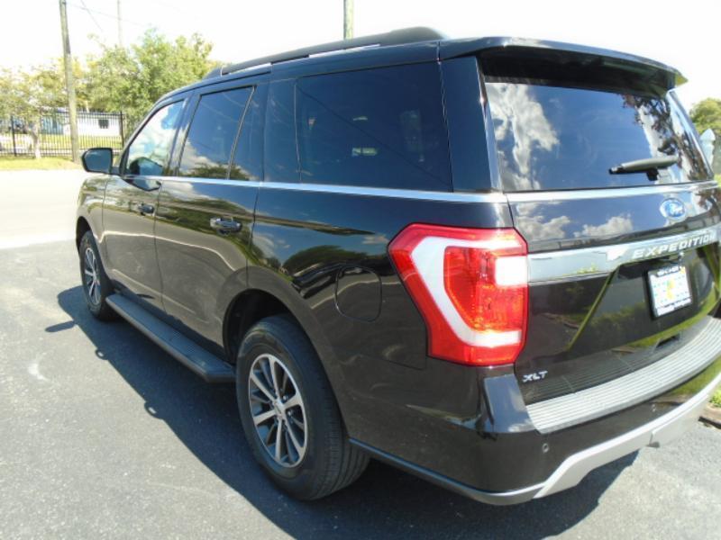 Ford Expedition XLT 2021
