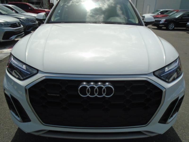 Audi Q5 2.0T Premium quattro 2024