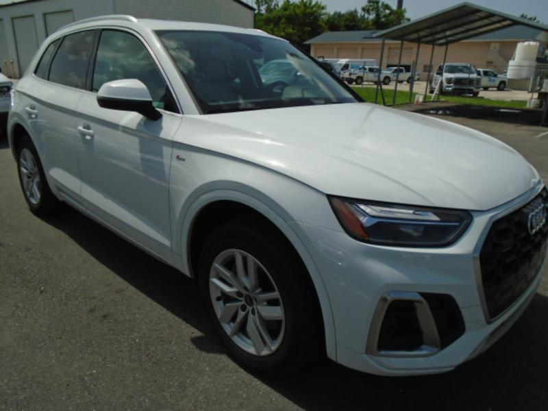 Audi Q5 2.0T Premium quattro 2024