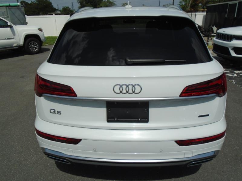 Audi Q5 2.0T Premium quattro 2024