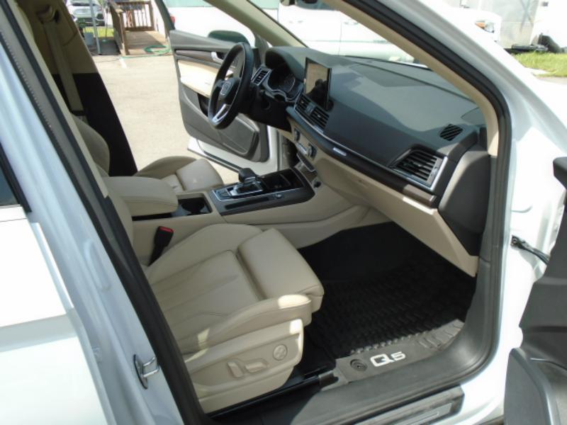 Audi Q5 2.0T Premium quattro 2024