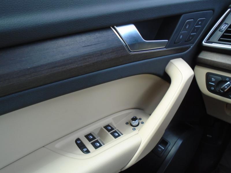 Audi Q5 2.0T Premium quattro 2024