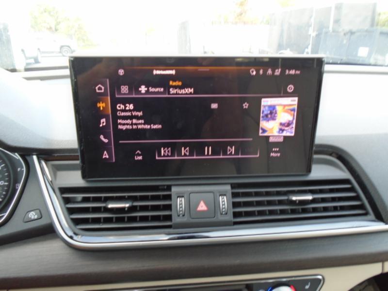 Audi Q5 2.0T Premium quattro 2024