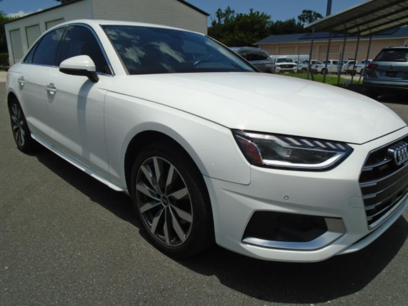 Audi A4 Premium Plus 40 TFSI quattro 2023