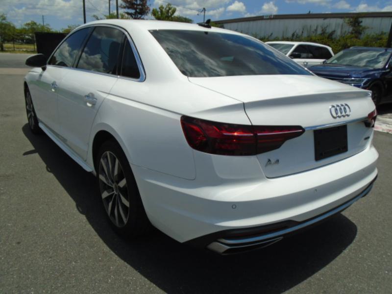 Audi A4 Premium Plus 40 TFSI quattro 2023