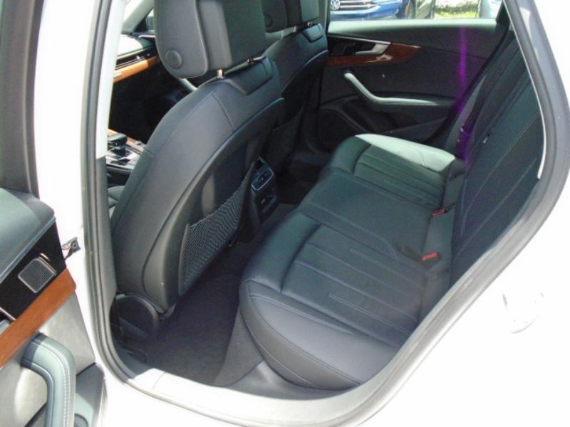 Audi A4 Premium Plus 40 TFSI quattro 2023