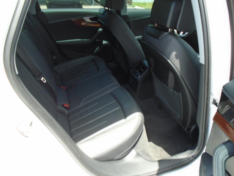Audi A4 Premium Plus 40 TFSI quattro 2023