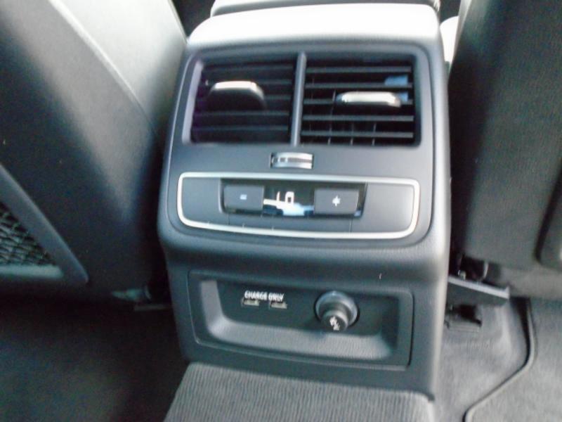 Audi A4 Premium Plus 40 TFSI quattro 2023