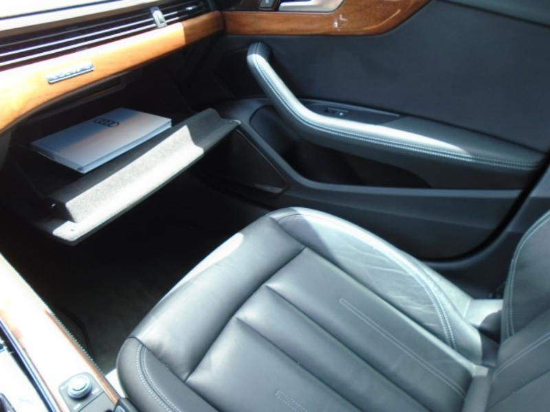 Audi A4 Premium Plus 40 TFSI quattro 2023