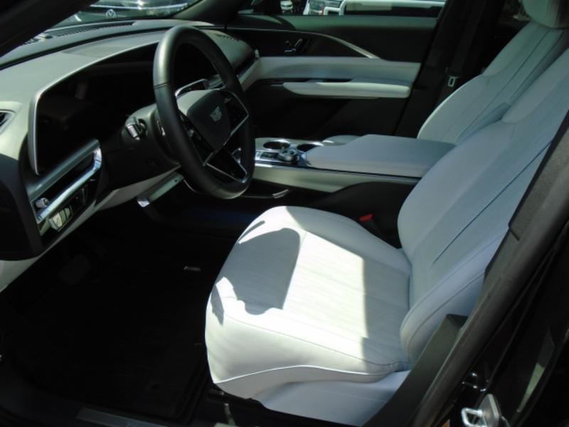 Cadillac Lyriq Lux-1 2024