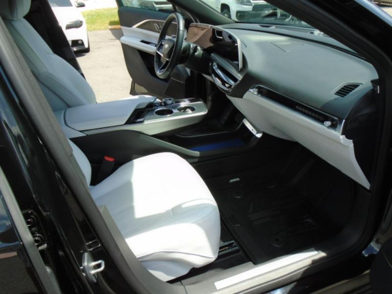 Cadillac Lyriq Lux-1 2024