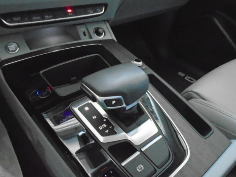 Audi Q5 2.0T Premium quattro 2024