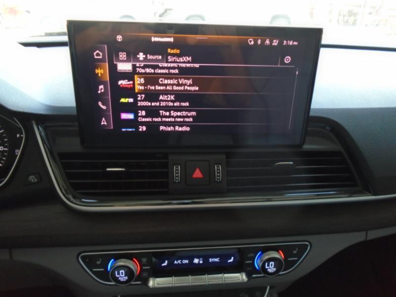 Audi Q5 2.0T Premium quattro 2024