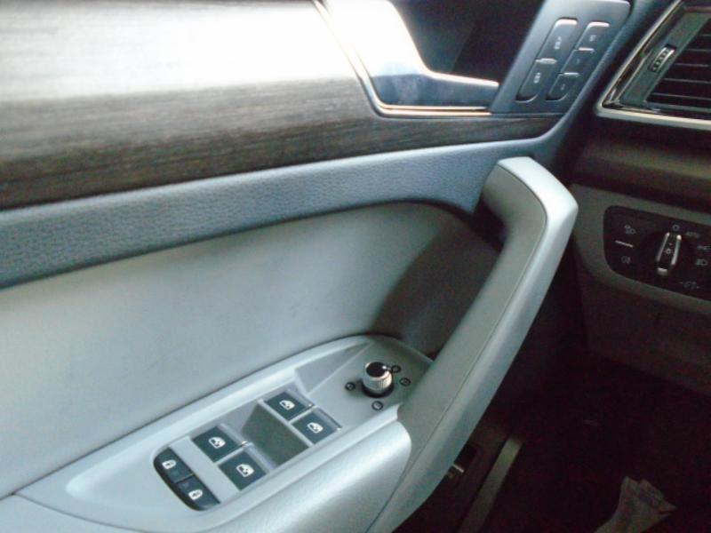 Audi Q5 2.0T Premium quattro 2024