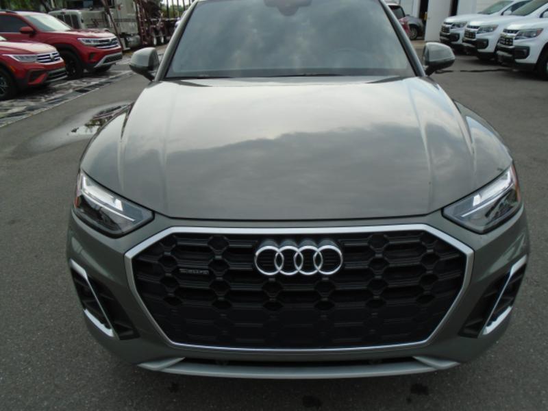 Audi Q5 2.0T Premium quattro 2024
