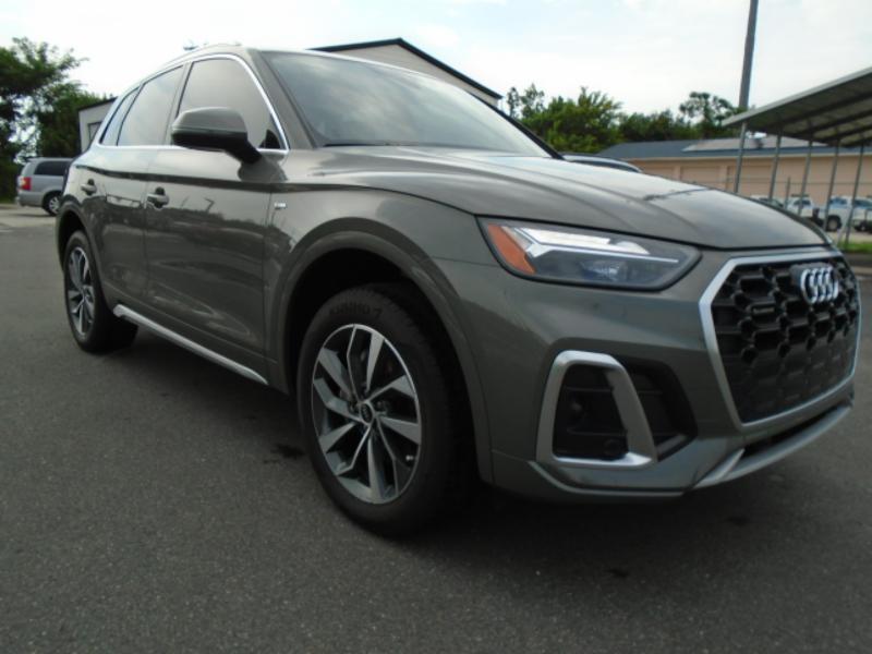 Audi Q5 2.0T Premium quattro 2024