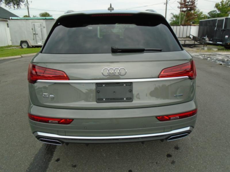 Audi Q5 2.0T Premium quattro 2024
