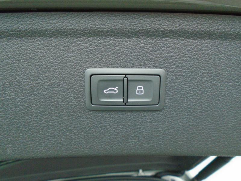 Audi Q5 2.0T Premium quattro 2024