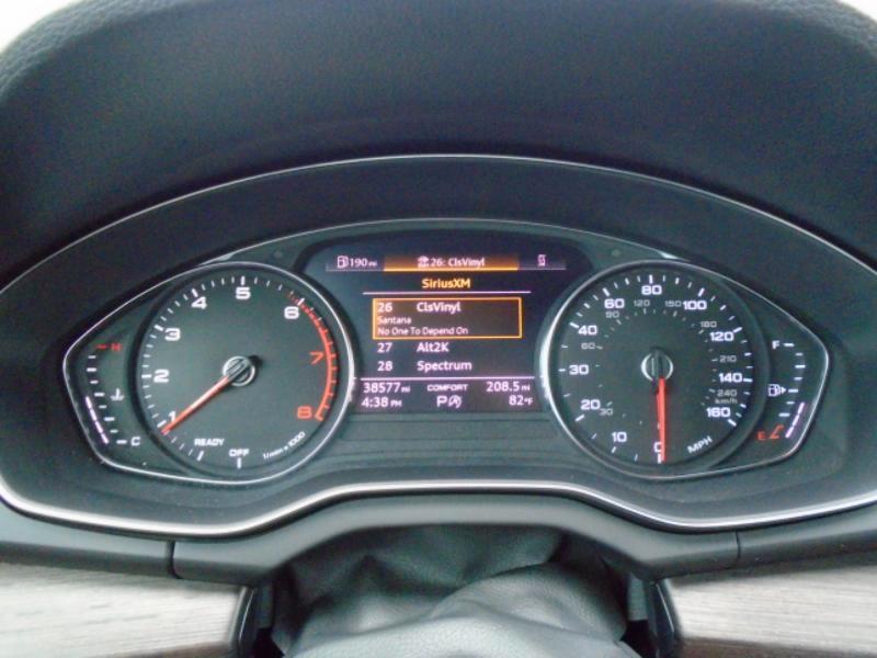 Audi Q5 2.0T Premium quattro 2024