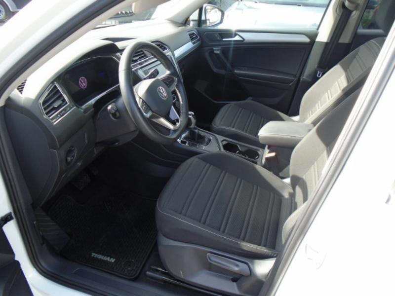 Volkswagen Tiguan S 2023