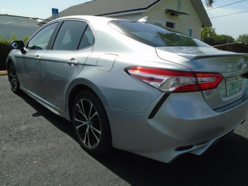 Toyota Camry SE 2020