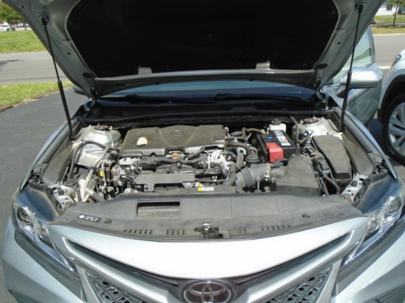 Toyota Camry SE 2020