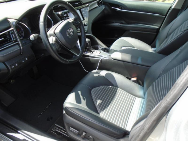 Toyota Camry SE 2020