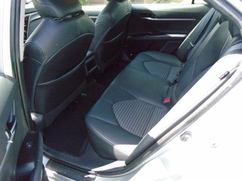 Toyota Camry SE 2020