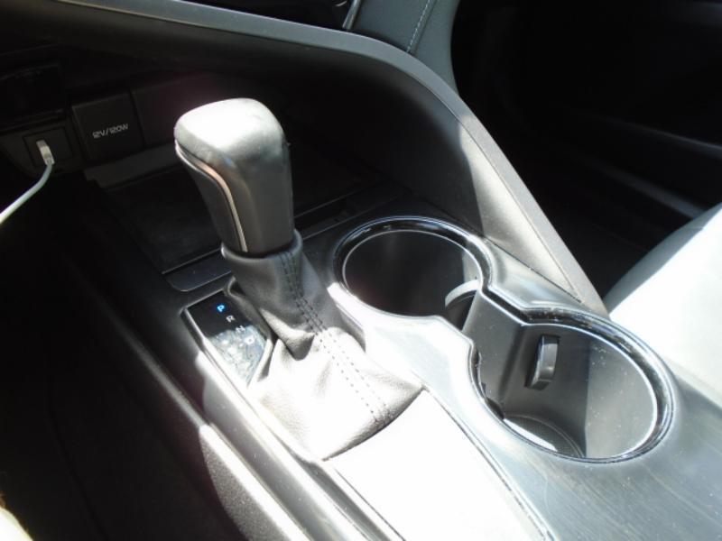 Toyota Camry SE 2020