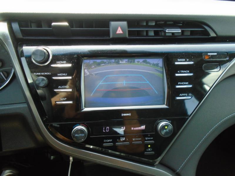 Toyota Camry SE 2020
